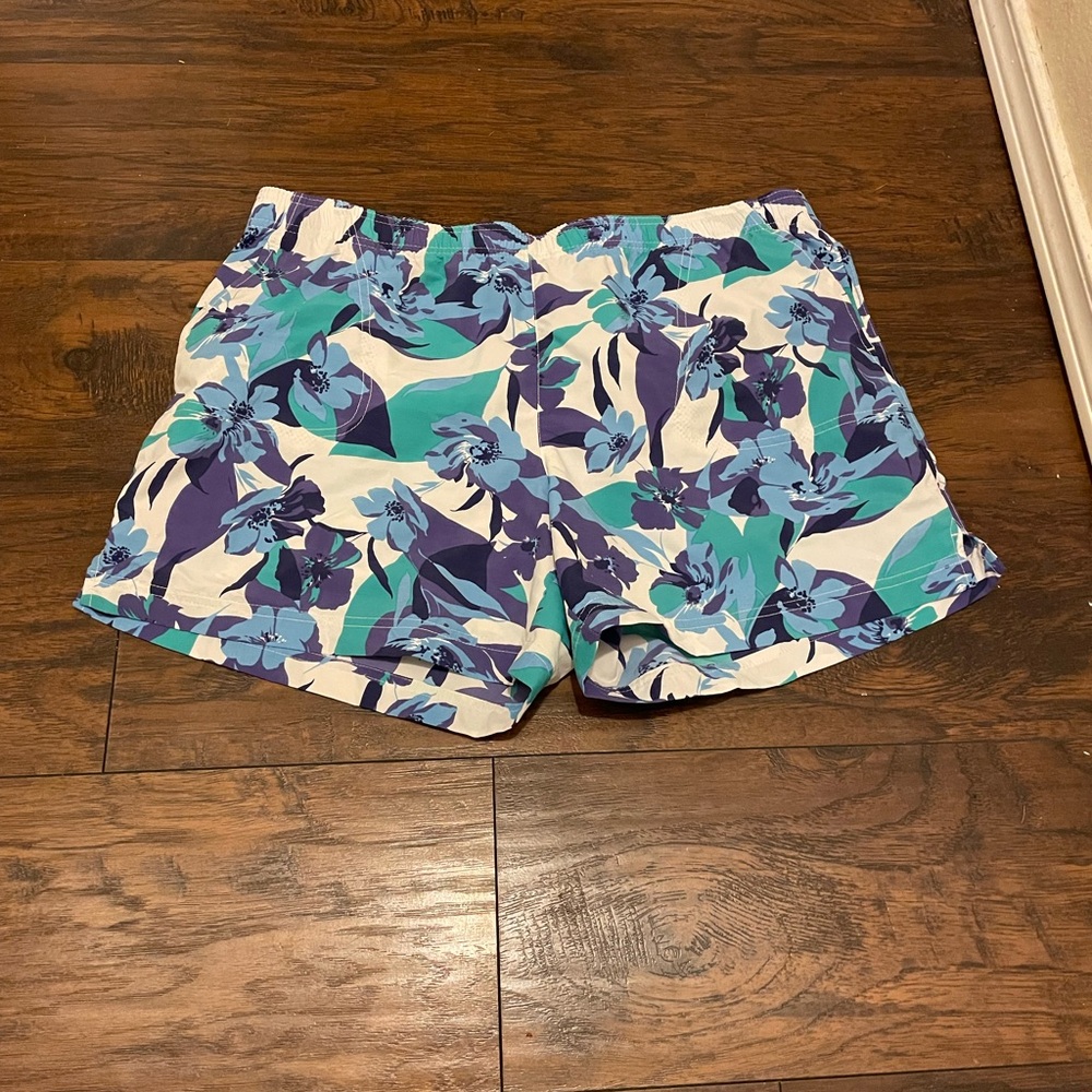 Columbia Floral Women's Shorts
